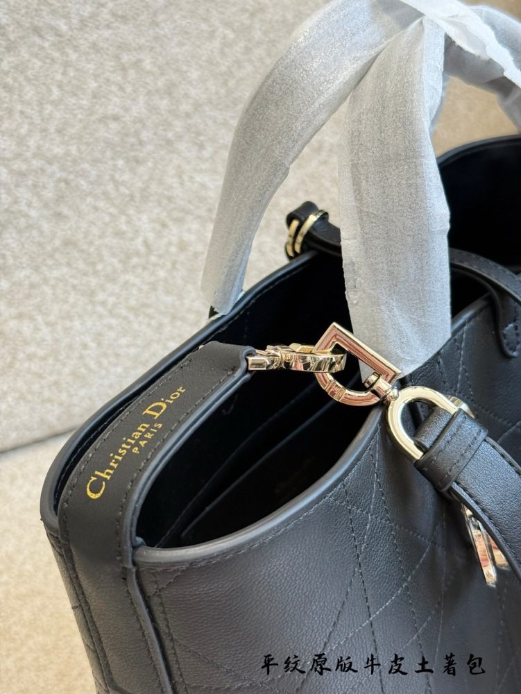 p330p340
The Dior Toujours oil wax leather bag that was asked about was so beautiful that it was a foul. # Fashion is reincarnation, I don't allow it. There are still people who don't know about this treasure bag of Dior Toujours oil wax leather!
The...