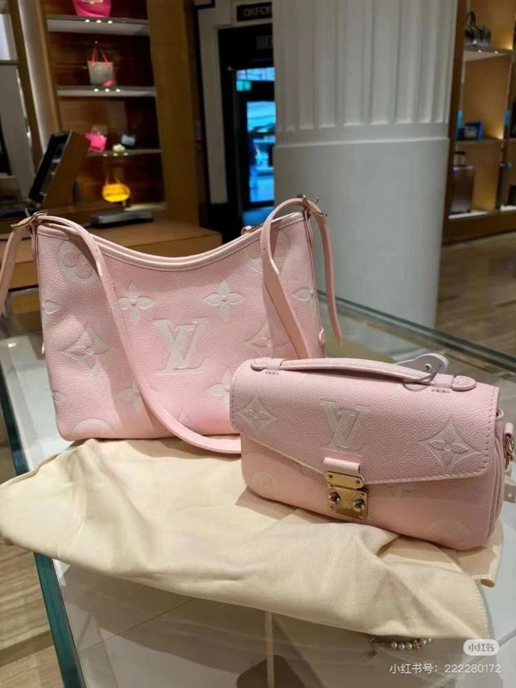 LV knows how to control women's hearts so well that pink is a must-have