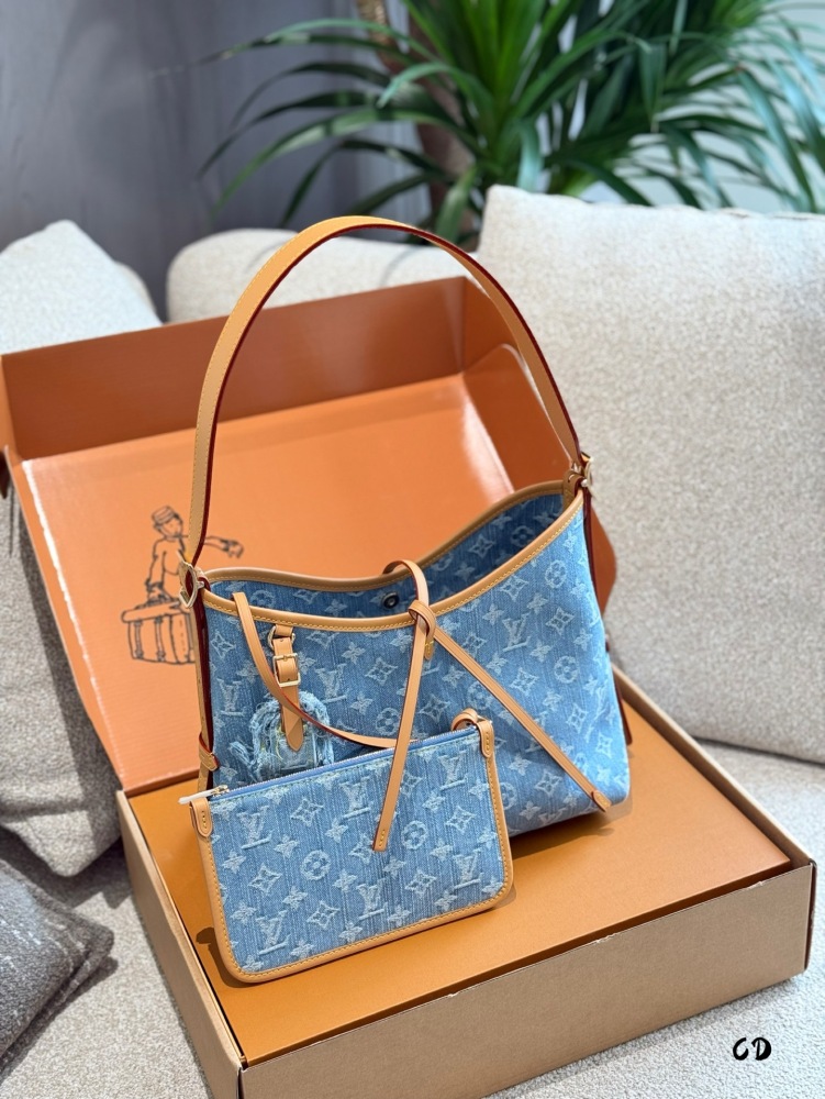 p275
Louis Vuitton | July New Product LV New Light Blue Denim Carryall Denim Bag
New light blue, fresh, fashionable, and high-end~Washed and distressed design
Great match with summer~I love carrying him when I go out, 30cm double box packaging