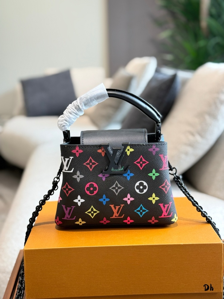 p255
LV black tri color white tri color hand-held shoulder bag 20cm with box