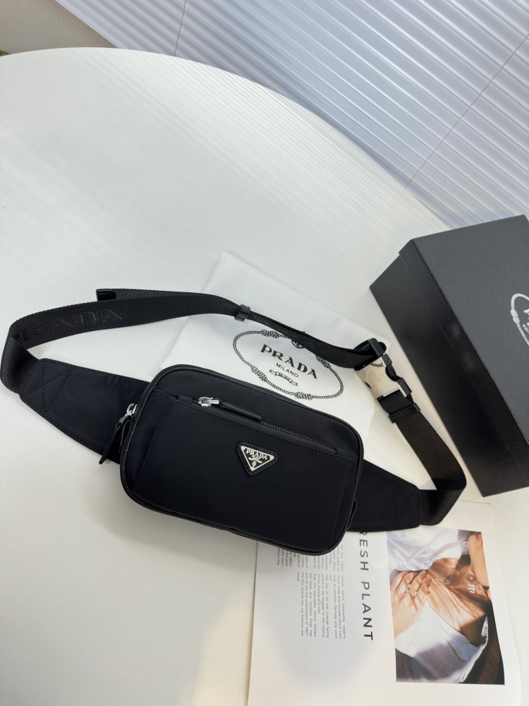 High end goods ?  The latest "PRADA/Prada" chest bag and waist pack for 2024 are imported with original waterproof fabric, ultra high definition hardware logo logo, and dedicated lining. Super smooth zipper, super smooth oil edge, exquisite workman...