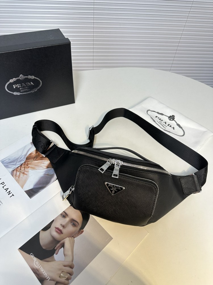 PRADA Waist Bag/Chest Bag Model 2VH 165 This waist bag design is not only practical, but also enhances the overall design sense, making it easy to raise the body proportion. The bag can be placed at the waist where it is, and it can also be used as a...