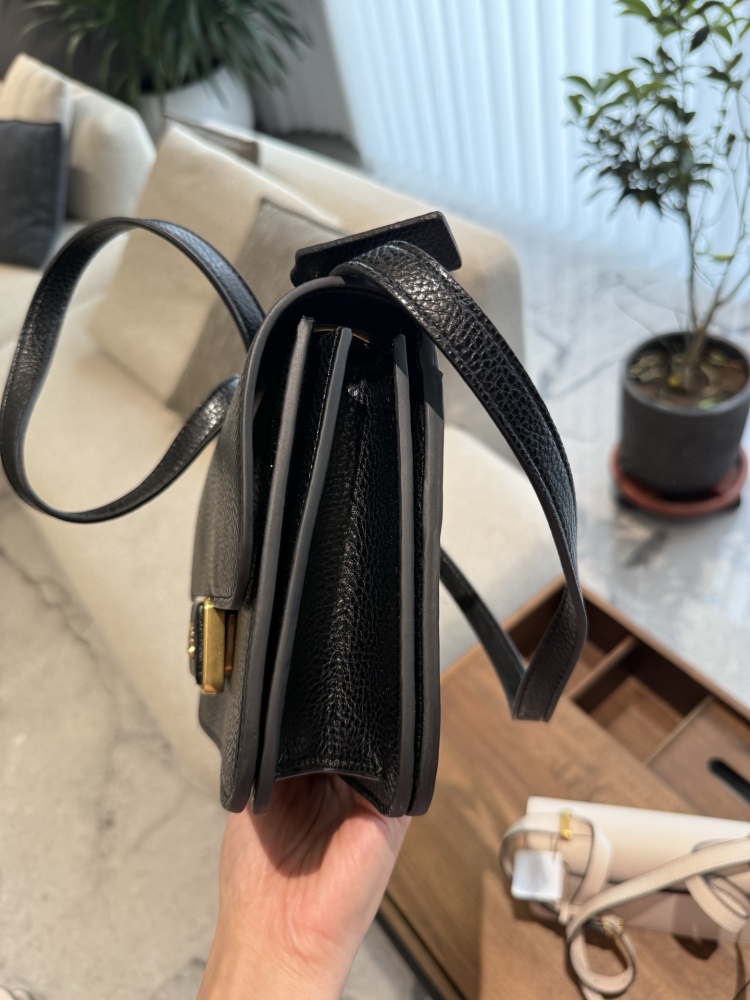 p250
Coach Tofu Bun Horse Pulling Car Classic Logo Button 23cm with Box