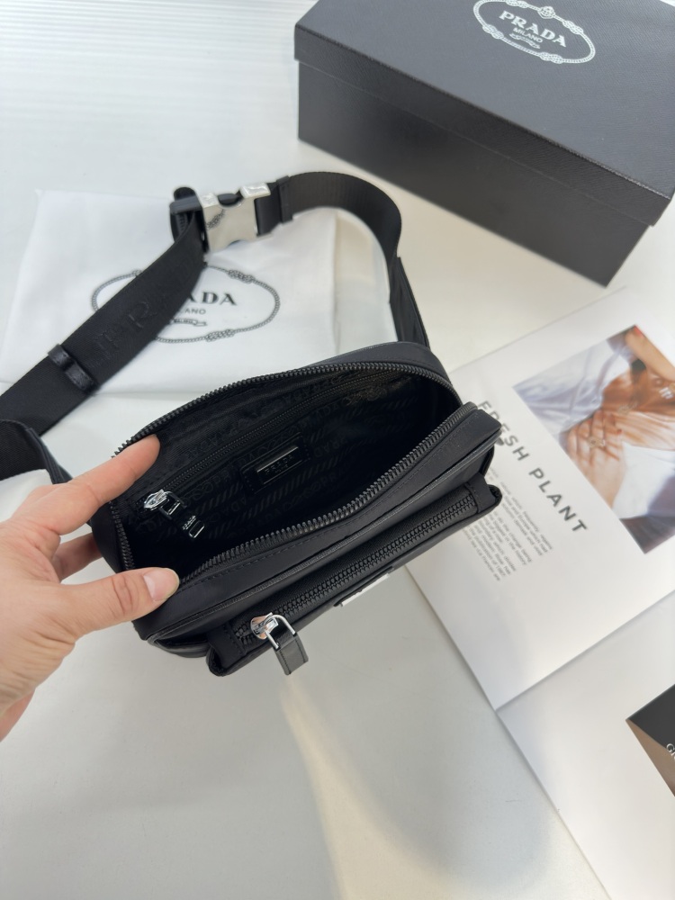 High end goods ?  The latest "PRADA/Prada" chest bag and waist pack for 2024 are imported with original waterproof fabric, ultra high definition hardware logo logo, and dedicated lining. Super smooth zipper, super smooth oil edge, exquisite workman...