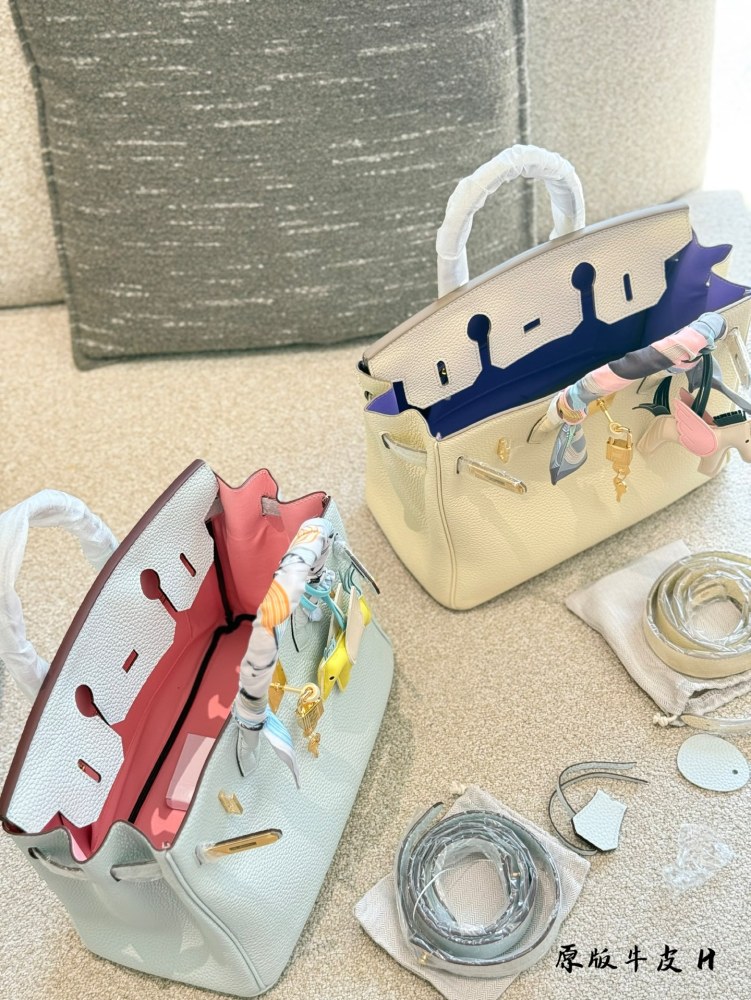 Original cowhide p380
Hermes Birkin is absolutely amazing! A timeless classic! Never outdated!
The Holy Grail blue milkshake and white color match perfectly with summer!
Go out easily - carry it directly and fill up your aura
Togo intradermal suture,...