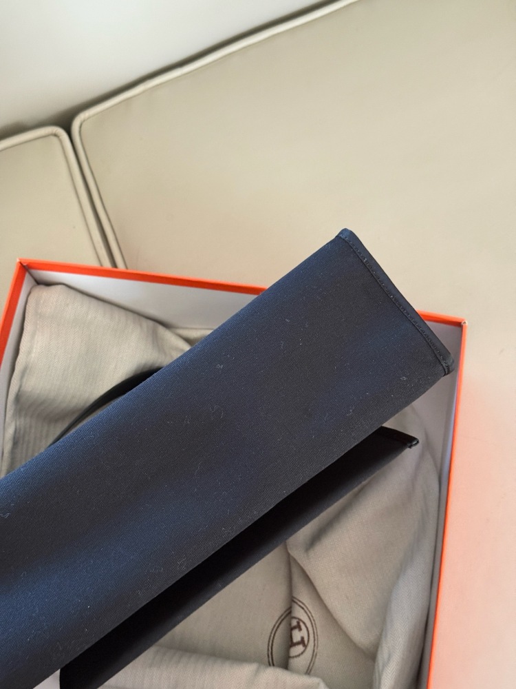 255 boxes
size：31*26cm
Hermes handbag
Canvas shopping bag ?
A bag that is easy to pack in physical form
Recently, I have been carrying my back while traveling
There is texture! Super advanced!
Its capacity is very friendly