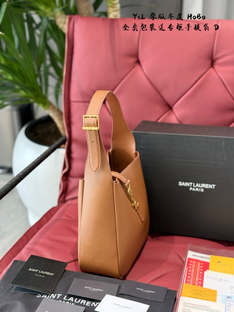 Original cowhide P285
Being fully grasped by YSL's new Hobo bucket
YSL all black hobo armpit bucket bag is really delicious stir fried chicken
Whether it's casual retro or sweet Sajie, hold on!
Workplace commuting and daily travel are both great opti...