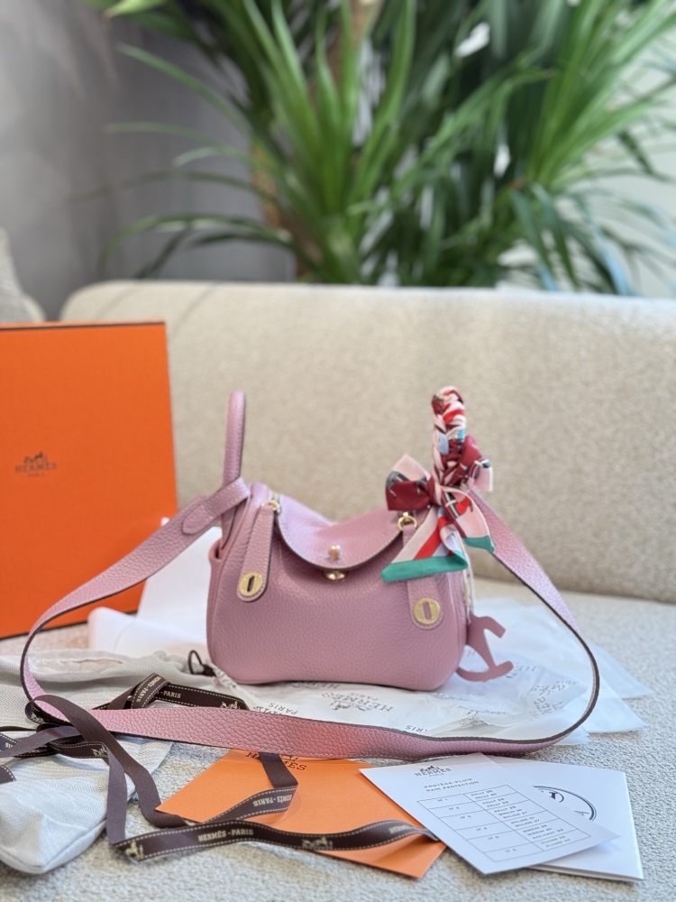 P275
Original TC cowhide Tmall Lindy19 o Hermes timeless' black gold bag ', I really can't refuse Hermes' black gold bag
The whole thing is responsible for 360 degree high-end appearance
I don't want to take it off my back
The capacity is also large
...