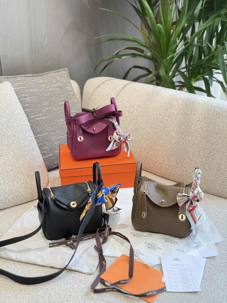 P275
Original TC cowhide Tmall Lindy19 o Hermes timeless' black gold bag ', I really can't refuse Hermes' black gold bag
The whole thing is responsible for 360 degree high-end appearance
I don't want to take it off my back
The capacity is also large
...
