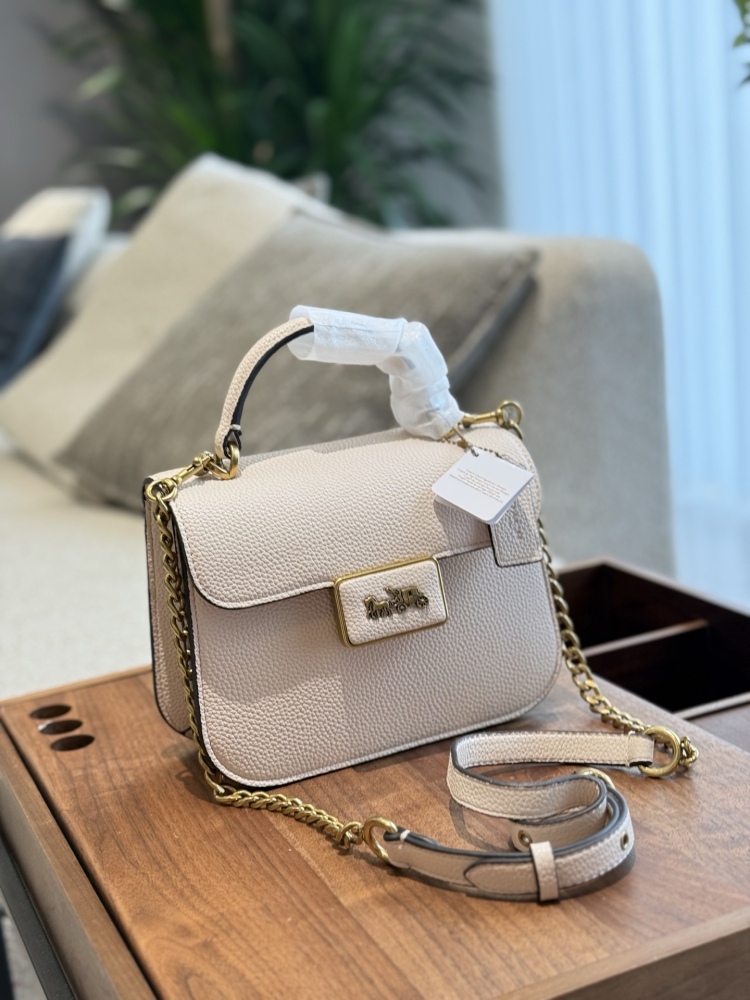 p250
Coach portable shoulder bag Kelly bag 20cm with box