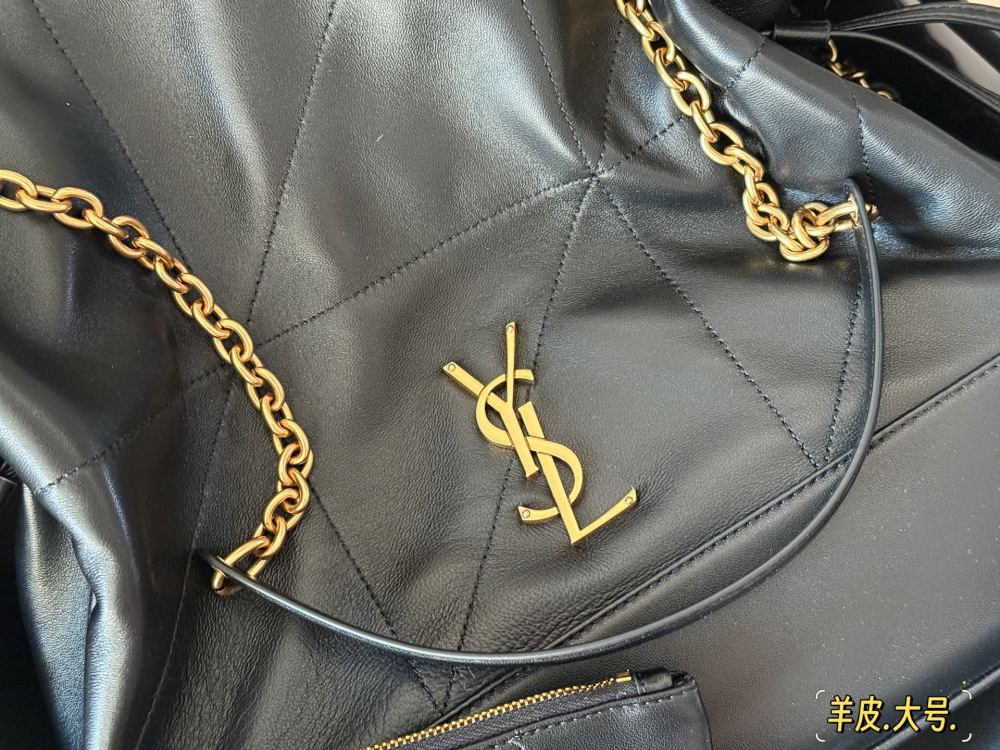 330 360 Boxless Sheepskin
Size: 27 * 29cm (small size)
35 * 35cm (large size)
YSL Yangshulin Shopping Bag
Too beautiful upper body, Jamie Large Pochon
The new model is so beautiful!
Back and body super fashionable! Can be on one shoulder or both shou...
