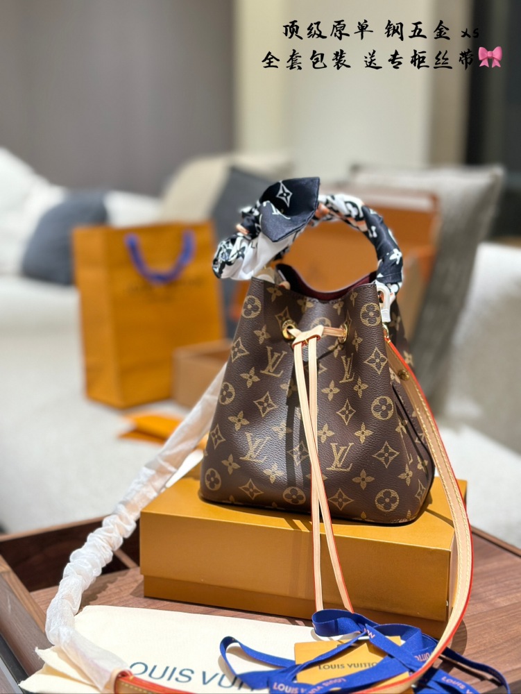 p375
Lv One Second Get Fairy Sister Same Version V
LV speedy nano t+from a fashion perspective As mentioned above, it meets everyone's aesthetic preferences, being lightweight, durable, and super capable of carrying a minimalist body that is suitable...