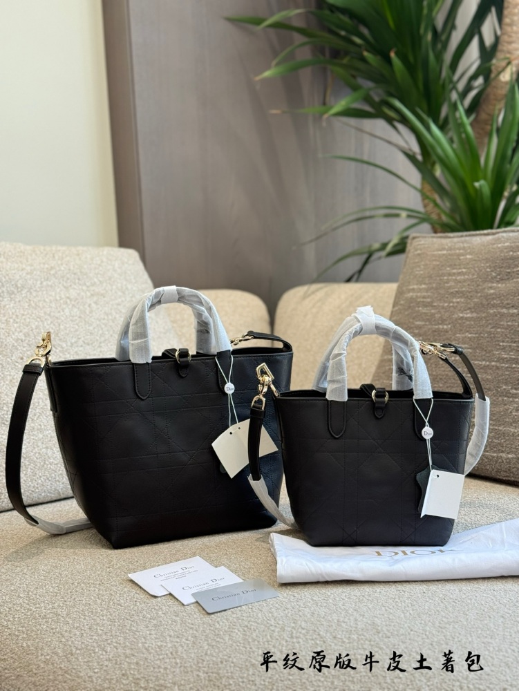 p330p340
The Dior Toujours oil wax leather bag that was asked about was so beautiful that it was a foul. # Fashion is reincarnation, I don't allow it. There are still people who don't know about this treasure bag of Dior Toujours oil wax leather!
The...