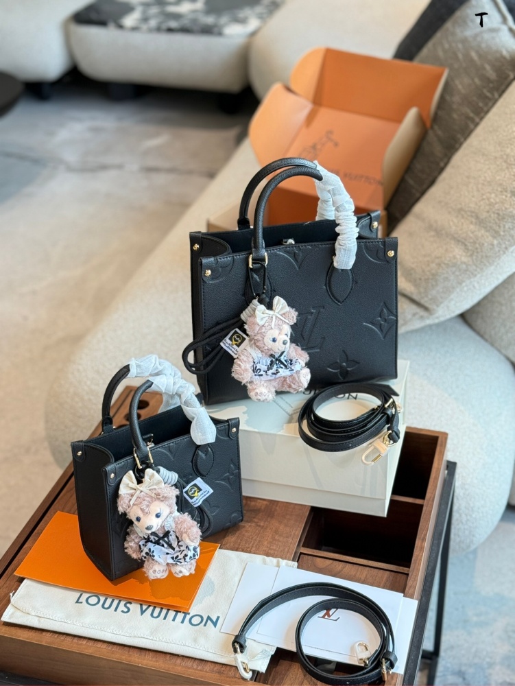 P260p270 with pendant
LV on the Go West Fashion Bag
My new darling, a fashionable new choice!
I recently bought a super favorite bag, which is this [otherwest], model number M23640. It is simply the perfect companion for my daily travels!
Firstly, it...