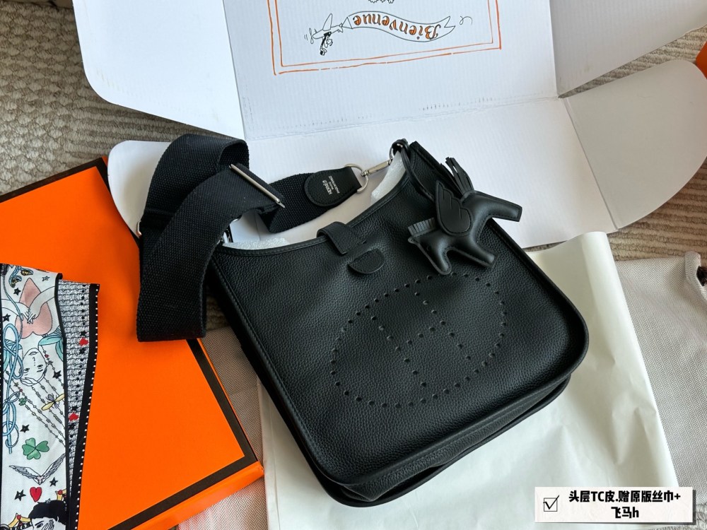 P270 cowhide
Lazy Style Representative | Hermes Evelyne is too fragrant, isn't it
There are many new evelynes on the official website of Herm è s Australia this month
It is a bag that combines capacity and coolness, making it lazy and casual to carr...