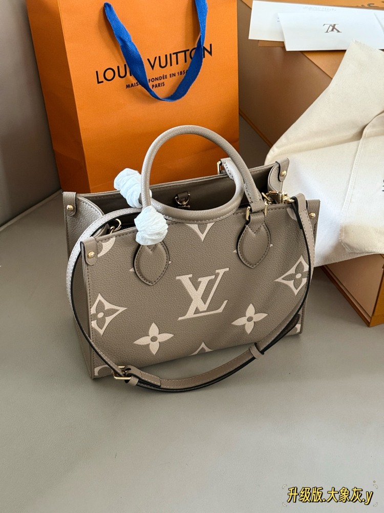 235 box
Mother's Day Gift
Size: 25 * 20cm (small)
Excellent quality, understand the goods ??
It's really too advanced!
Warm, gentle, and creamy Iv on the go tote bag
Elephant Grey has a gentle and elegant temperament!
Search Lv on the go shopping bag