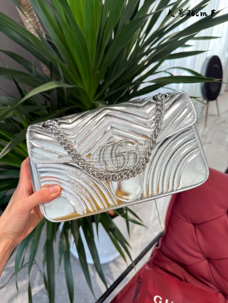 17cm  p215
22cm p225
26cm p230
A color scheme that will definitely surprise you, space silver
Toxic GGmarmont has a new color!  This silver one with a hint of pearl is amazing!  It's perfect for various festivals and events at the end of the year. It...