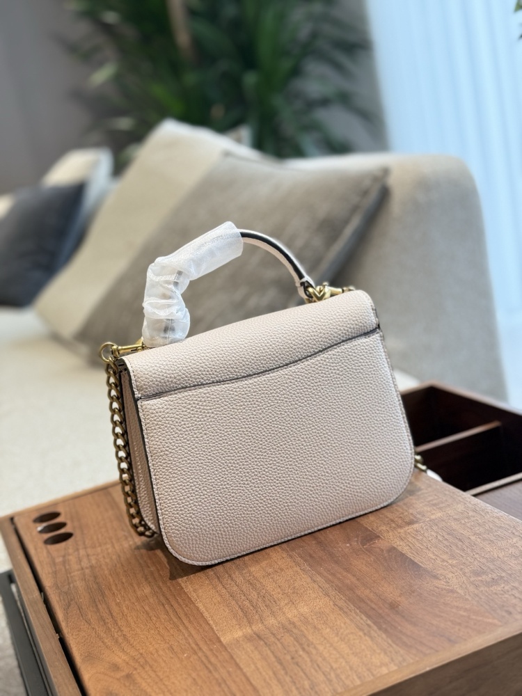 p250
Coach portable shoulder bag Kelly bag 20cm with box