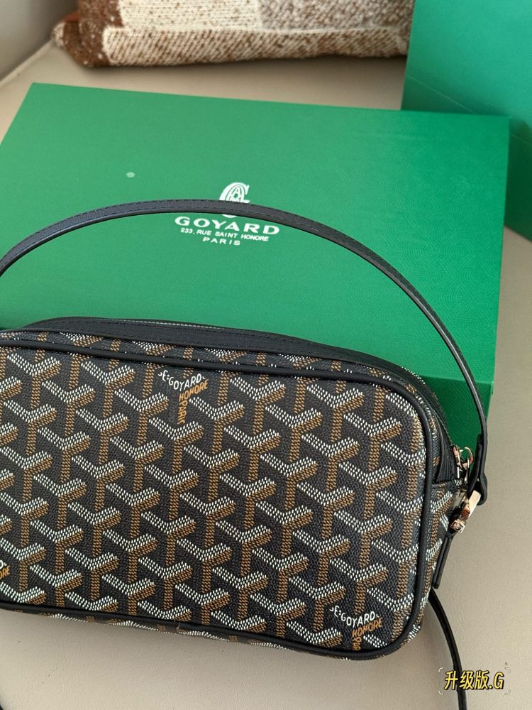 205 Upgraded Edition Box
size：24*14cm
Goya Goyard Camera Bag
Boys and girls use it!
The upper body effect is absolutely stunning~
Very easy to match in daily life~
Both boys and girls can buy it!
