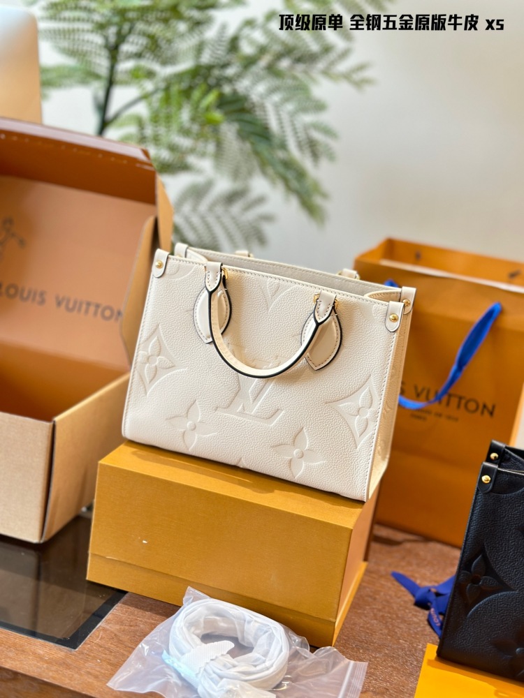 p405
Top grade original all steel hardware
Original cowhide Lv 25cm jungle bag
New embossed folding gift box
Iv Jungle Shopping Bag
Wow, it's so beautiful! Exquisite handbag!
The size is just right and sufficient!
The flower design quality is up to s...