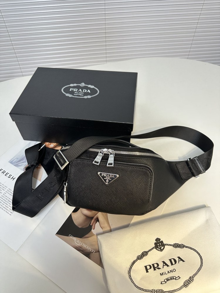 PRADA Waist Bag/Chest Bag Model 2VH 165 This waist bag design is not only practical, but also enhances the overall design sense, making it easy to raise the body proportion. The bag can be placed at the waist where it is, and it can also be used as a...