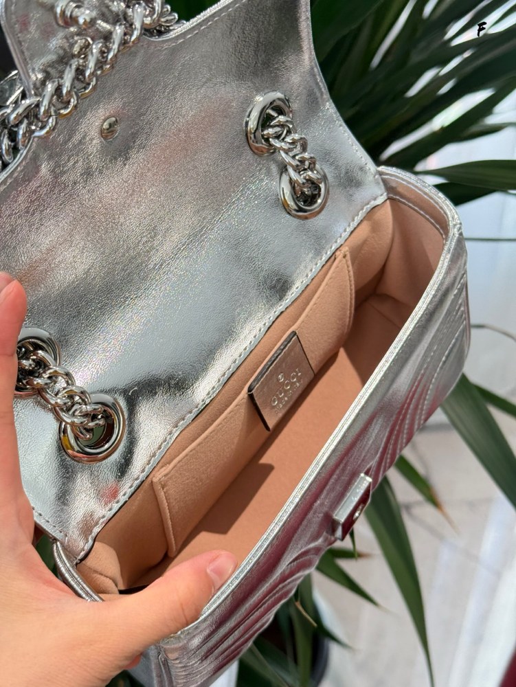 17cm  p215
22cm p225
26cm p230
A color scheme that will definitely surprise you, space silver
Toxic GGmarmont has a new color!  This silver one with a hint of pearl is amazing!  It's perfect for various festivals and events at the end of the year. It...