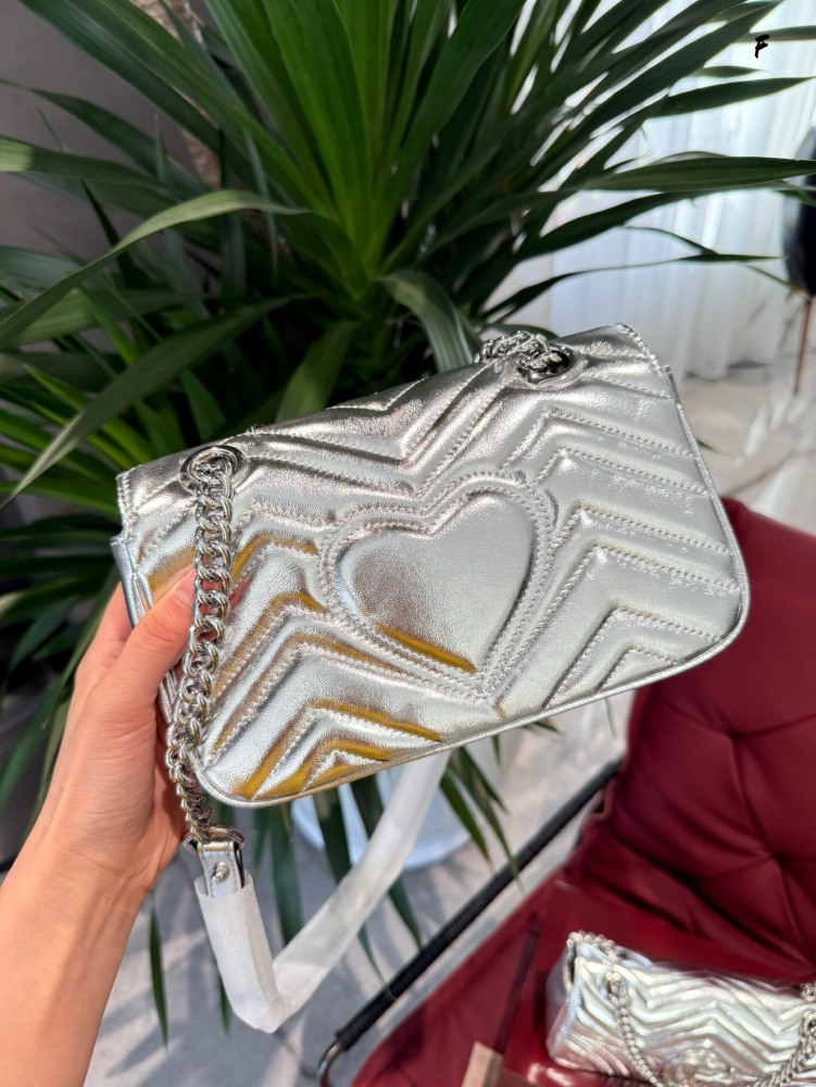 17cm  p215
22cm p225
26cm p230
A color scheme that will definitely surprise you, space silver
Toxic GGmarmont has a new color!  This silver one with a hint of pearl is amazing!  It's perfect for various festivals and events at the end of the year. It...