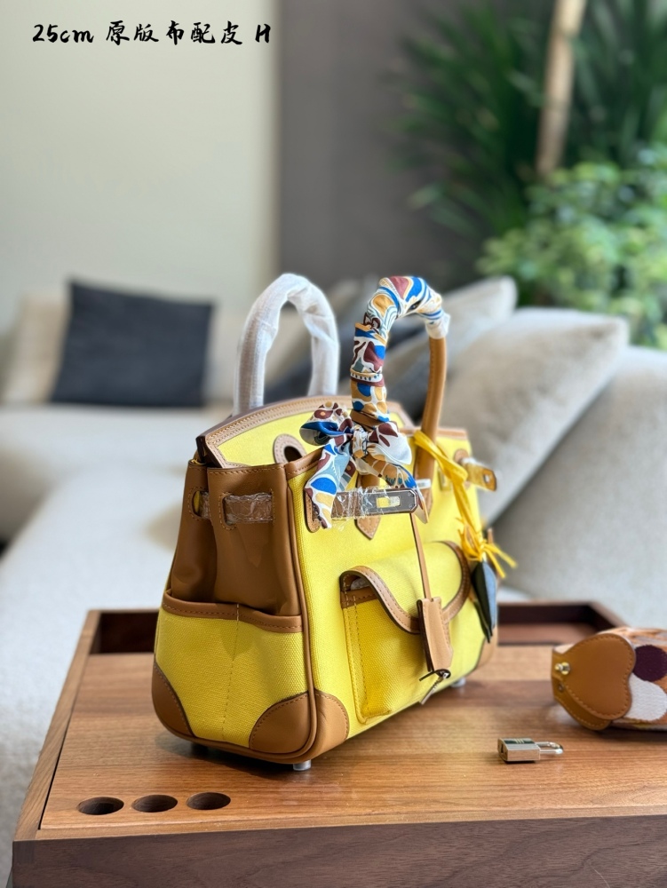p395
Hermes cargo25 silver buckle canvas patchwork lemon yellow day
Hermes Birkin25 cargo25 silver buckle canvas patchwork lemon yellow
Today, as I approached the flower path, I felt like spring had arrived. I felt that the canvas bag was lightweight...