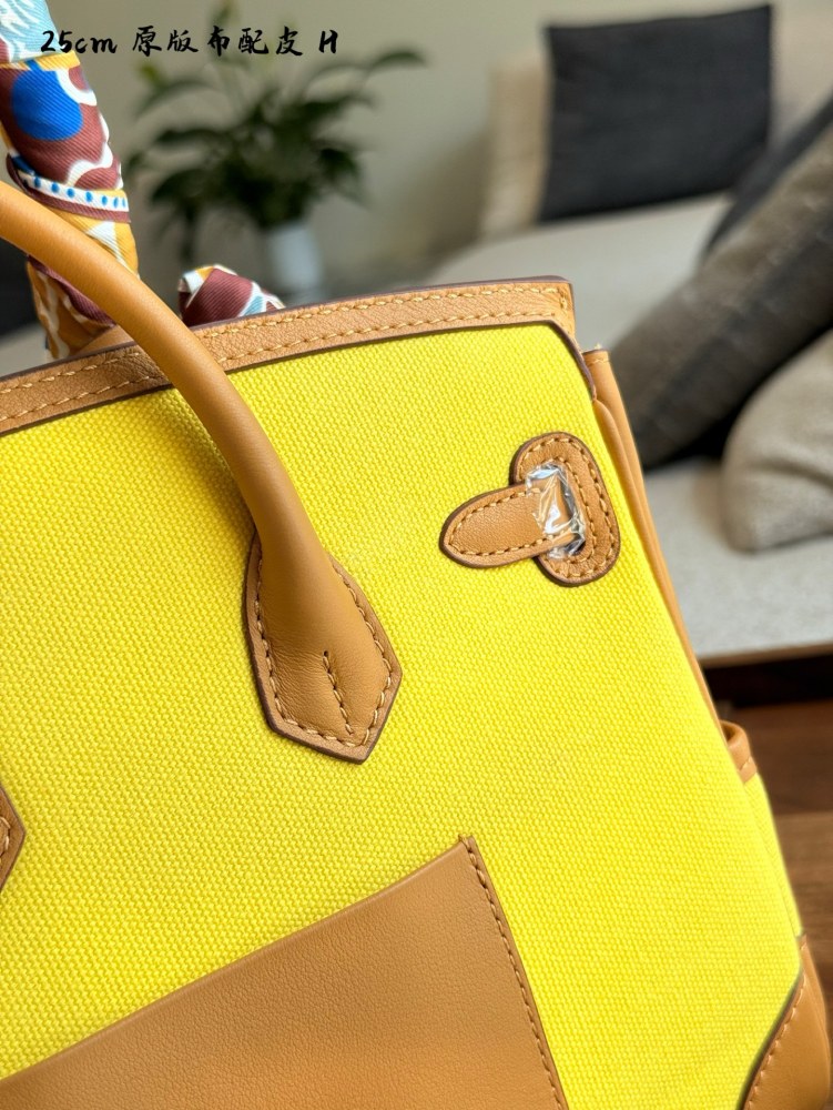 p395
Hermes cargo25 silver buckle canvas patchwork lemon yellow day
Hermes Birkin25 cargo25 silver buckle canvas patchwork lemon yellow
Today, as I approached the flower path, I felt like spring had arrived. I felt that the canvas bag was lightweight...