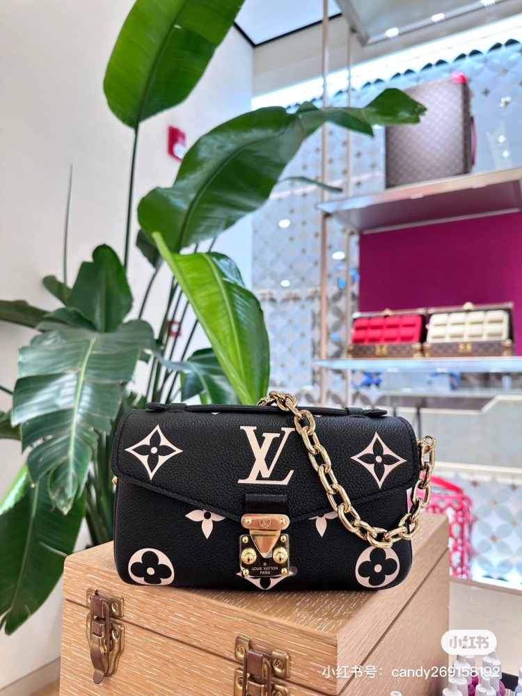 LV Postman Bag Classic