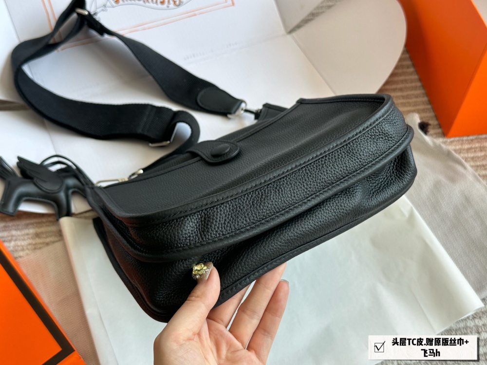P270 cowhide
Lazy Style Representative | Hermes Evelyne is too fragrant, isn't it
There are many new evelynes on the official website of Herm è s Australia this month
It is a bag that combines capacity and coolness, making it lazy and casual to carr...