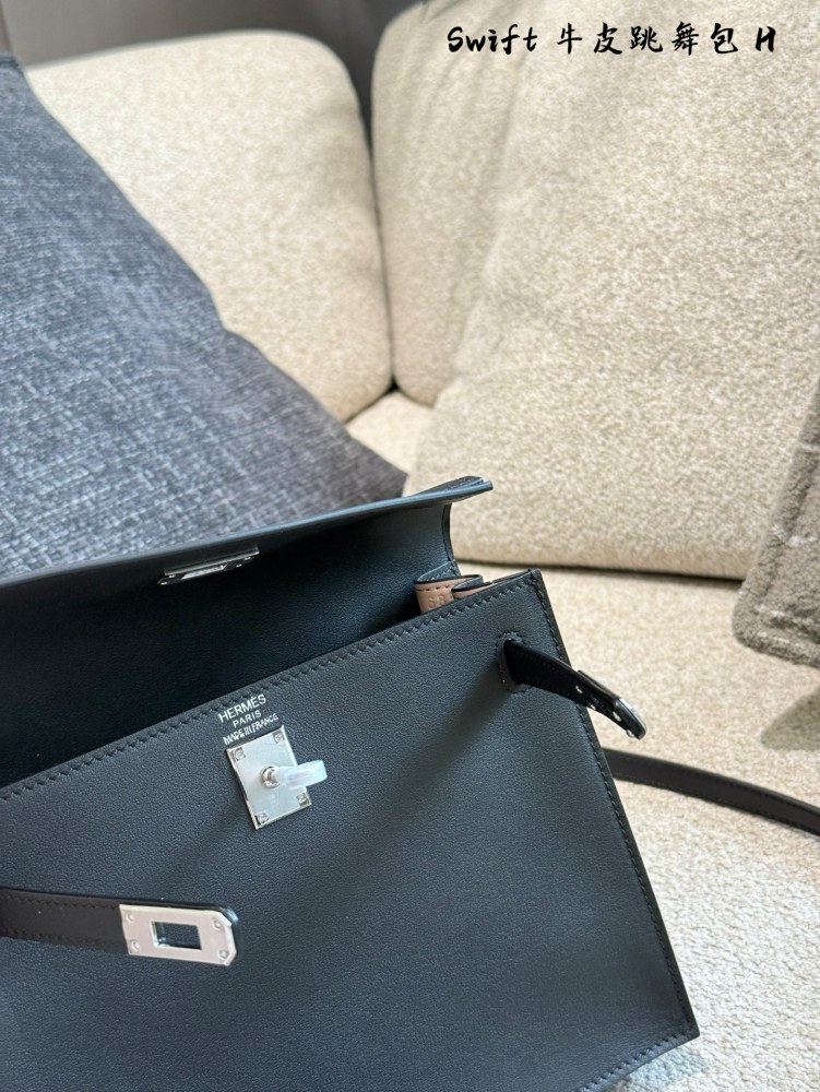 P370 double shoulder straps
Why is Hermes Dance Bag so popular? Why is Hermes Danse so popular?
I have been a huge fan of this bag lately. I can easily take it for daily wear without feeling too forceful. It not only has a high appearance value, but ...
