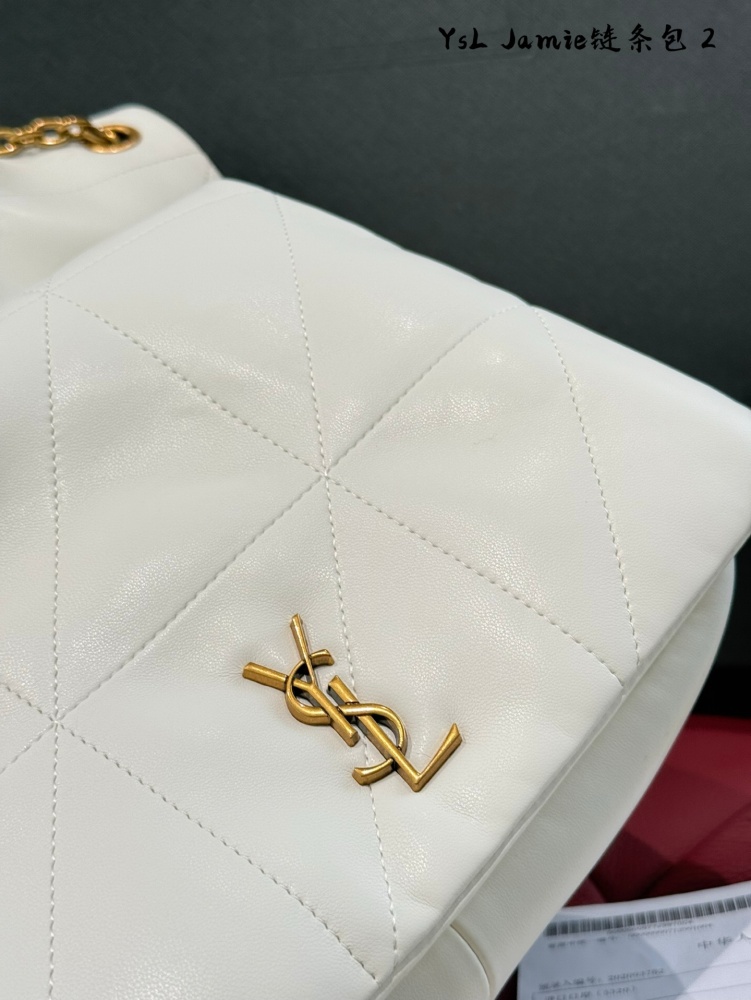 SAINT LAURENT | New Chain Big Bag with Hundred Jamie "YSL New Big Bag JAMIE, your fashion savior has arrived! The ultra-fine sheepskin pattern feels comfortable and durable.
Jewelry grade craftsmanship metal chains, with exquisite details that elevat...