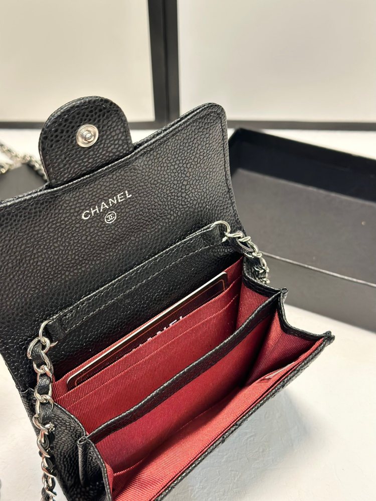 P130 color black gold black silver size 12x10CHANEL Chanel caviar cowhide small backpack fashionable and generous