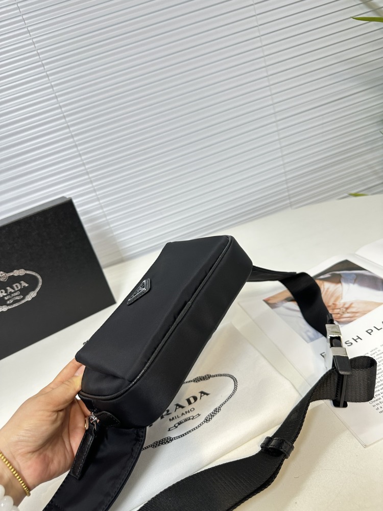 High end goods ?  The latest "PRADA/Prada" chest bag and waist pack for 2024 are imported with original waterproof fabric, ultra high definition hardware logo logo, and dedicated lining. Super smooth zipper, super smooth oil edge, exquisite workman...