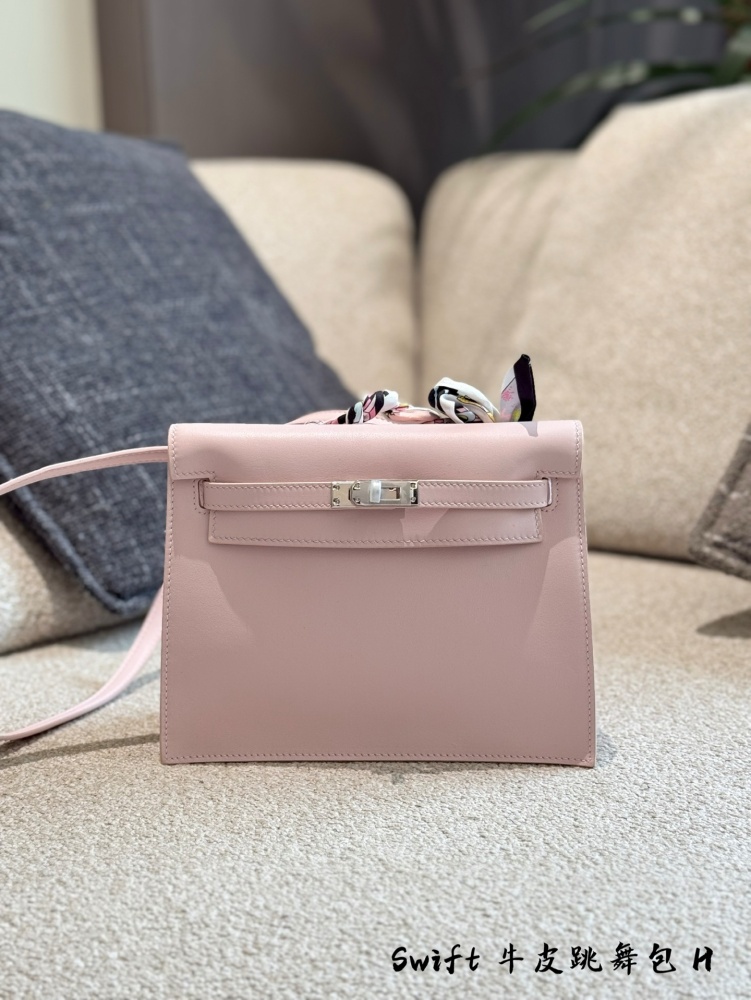 P370 double shoulder straps
Why is Hermes Dance Bag so popular? Why is Hermes Danse so popular?
I have been a huge fan of this bag lately. I can easily take it for daily wear without feeling too forceful. It not only has a high appearance value, but ...