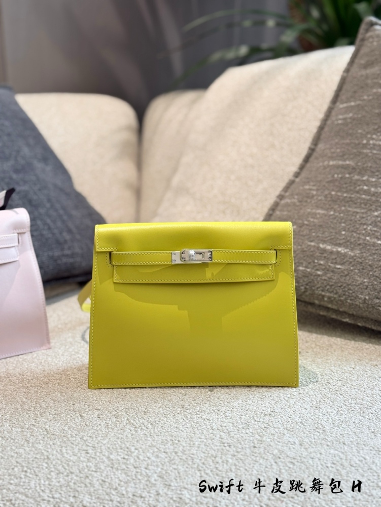 P370 double shoulder straps
Why is Hermes Dance Bag so popular? Why is Hermes Danse so popular?
I have been a huge fan of this bag lately. I can easily take it for daily wear without feeling too forceful. It not only has a high appearance value, but ...