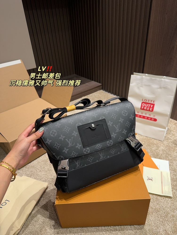 P299 Complete Packaging ?? Size 27.22
LV Men's Postman Bag
Full of style, with a low-key, steady and elegant atmosphere!
The design is quite broad and stylish! The more you use it, the more it will precipitate!
More low-key and steady!!
Can be ca...
