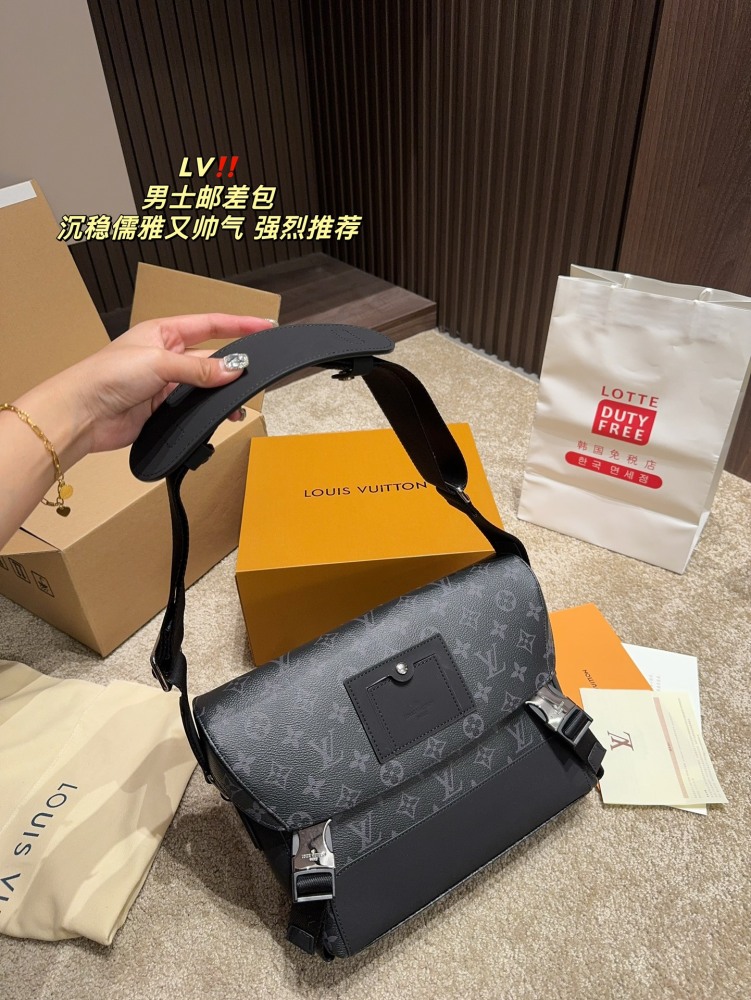 P299 Complete Packaging ?? Size 27.22
LV Men's Postman Bag
Full of style, with a low-key, steady and elegant atmosphere!
The design is quite broad and stylish! The more you use it, the more it will precipitate!
More low-key and steady!!
Can be ca...