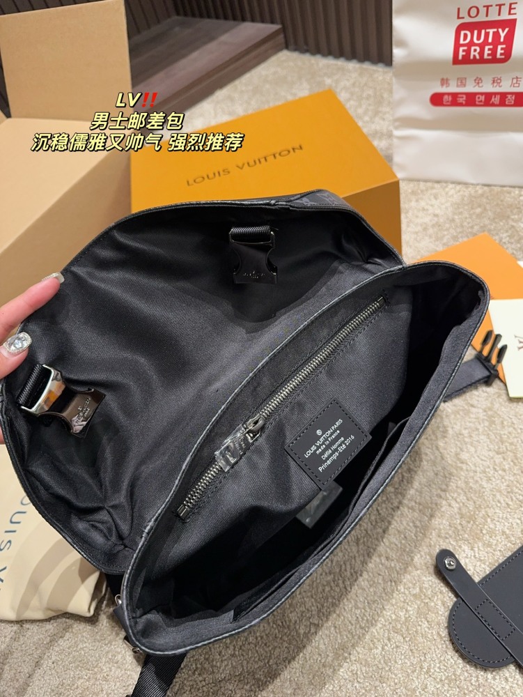 P299 Complete Packaging ?? Size 27.22
LV Men's Postman Bag
Full of style, with a low-key, steady and elegant atmosphere!
The design is quite broad and stylish! The more you use it, the more it will precipitate!
More low-key and steady!!
Can be ca...