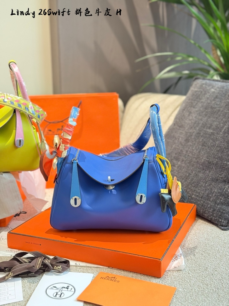p430
Lindy has a lazy and casual nature. sisters who love blue really want to see this advanced, clean and healing color. 0% lindy26 with silver clasp is really healing. The whole blue bag has a feeling of blue sea legend, grand and dazzling~
Make th...