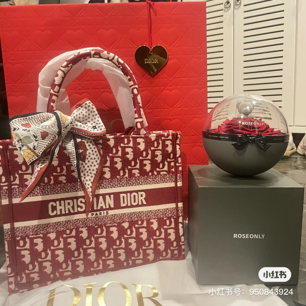 Dior wine red tote
