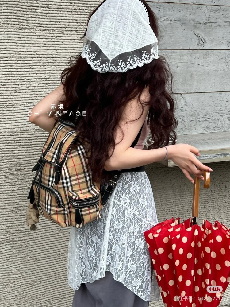 Burberry! I have learned the charm of Burberry's checkered shoulders, the god of atmosphere in ancient Greece
I love this college atmosphere full of atmosphere
Versatile and error free
Classics can always withstand the test of time