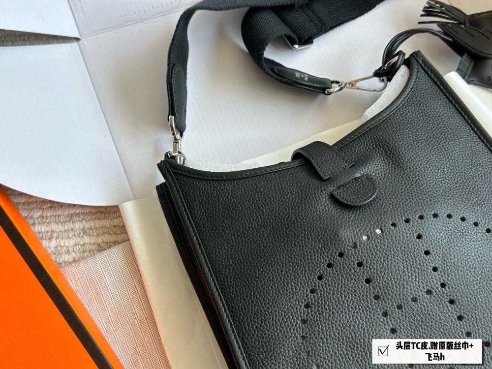 P270 cowhide
Lazy Style Representative | Hermes Evelyne is too fragrant, isn't it
There are many new evelynes on the official website of Herm è s Australia this month
It is a bag that combines capacity and coolness, making it lazy and casual to carr...