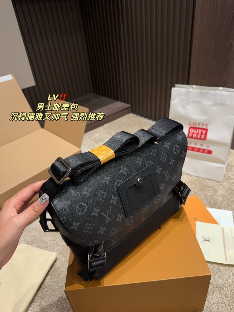 P299 Complete Packaging ?? Size 27.22
LV Men's Postman Bag
Full of style, with a low-key, steady and elegant atmosphere!
The design is quite broad and stylish! The more you use it, the more it will precipitate!
More low-key and steady!!
Can be ca...