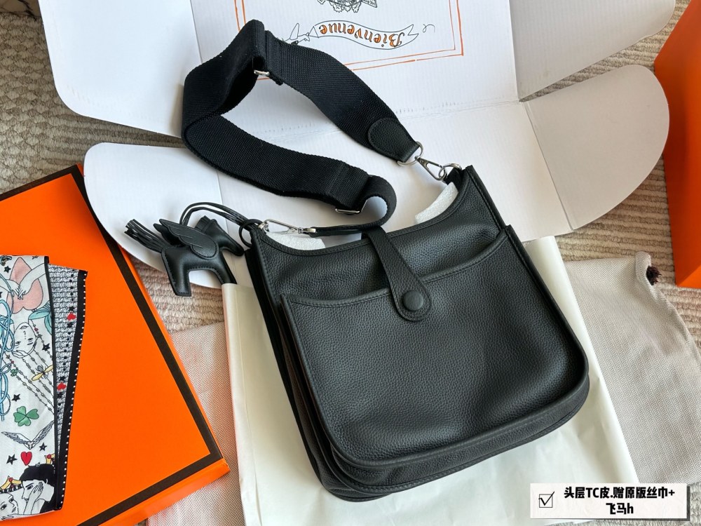 P270 cowhide
Lazy Style Representative | Hermes Evelyne is too fragrant, isn't it
There are many new evelynes on the official website of Herm è s Australia this month
It is a bag that combines capacity and coolness, making it lazy and casual to carr...