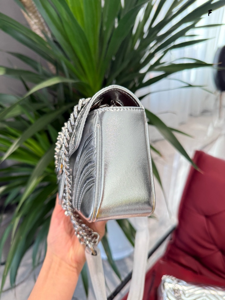 17cm  p215
22cm p225
26cm p230
A color scheme that will definitely surprise you, space silver
Toxic GGmarmont has a new color!  This silver one with a hint of pearl is amazing!  It's perfect for various festivals and events at the end of the year. It...
