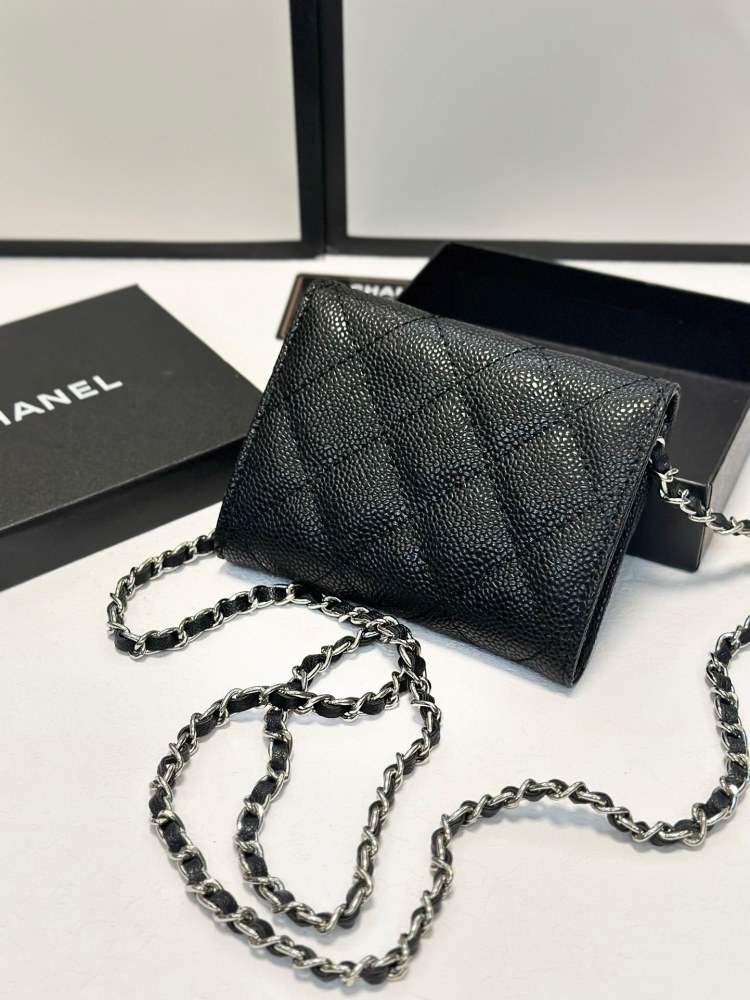 P130 color black gold black silver size 12x10CHANEL Chanel caviar cowhide small backpack fashionable and generous