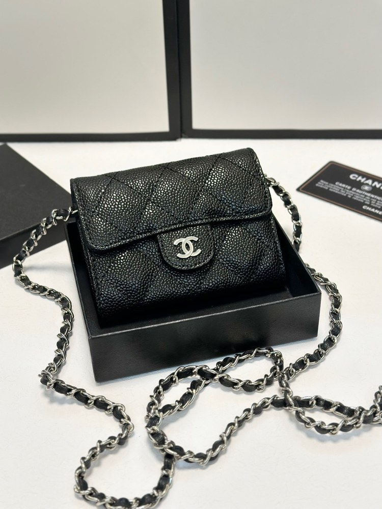 P130 color black gold black silver size 12x10CHANEL Chanel caviar cowhide small backpack fashionable and generous