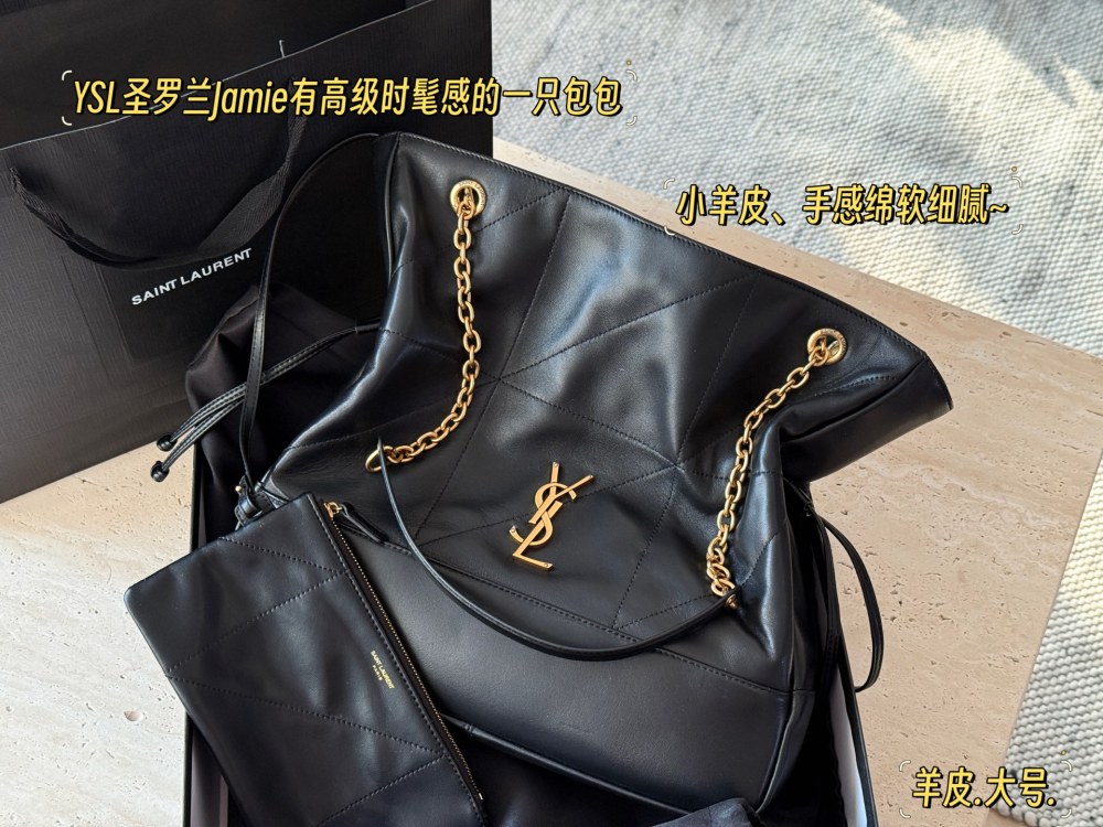 330 360 Boxless Sheepskin
Size: 27 * 29cm (small size)
35 * 35cm (large size)
YSL Yangshulin Shopping Bag
Too beautiful upper body, Jamie Large Pochon
The new model is so beautiful!
Back and body super fashionable! Can be on one shoulder or both shou...